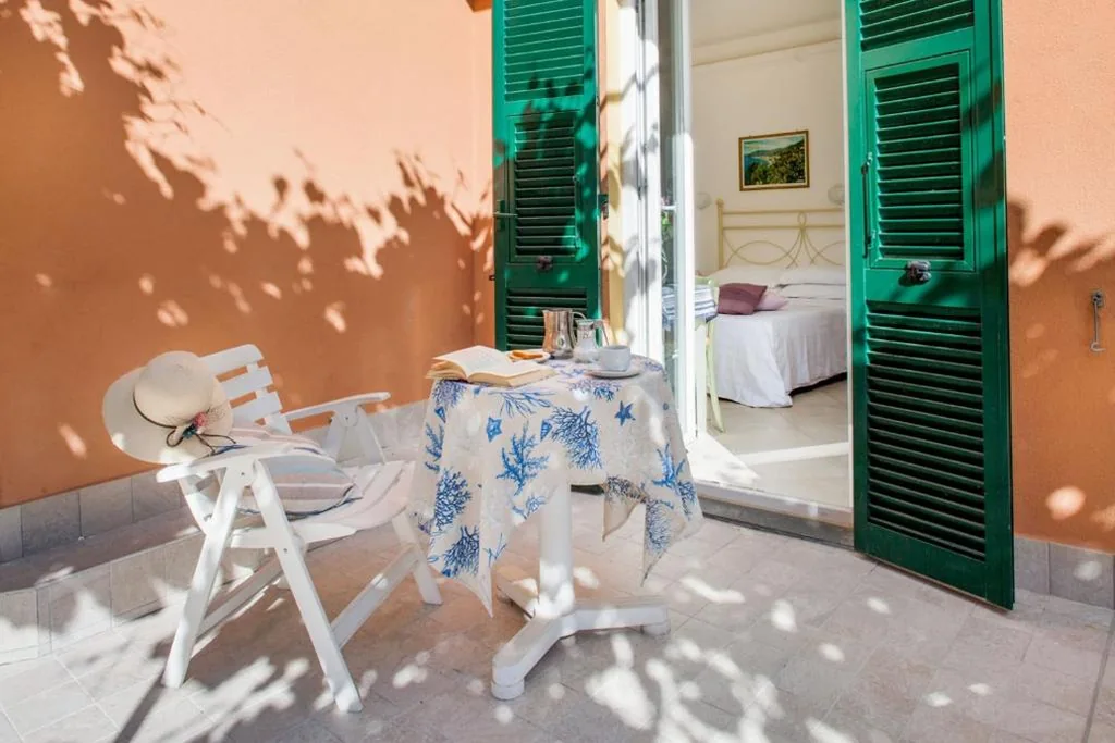 Camera Familiare con Terrazza — Hotel Mimosa