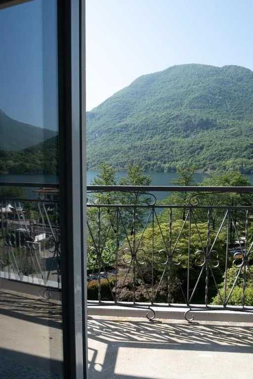 Camera Familiare con Vista Lago — Casa della Capra