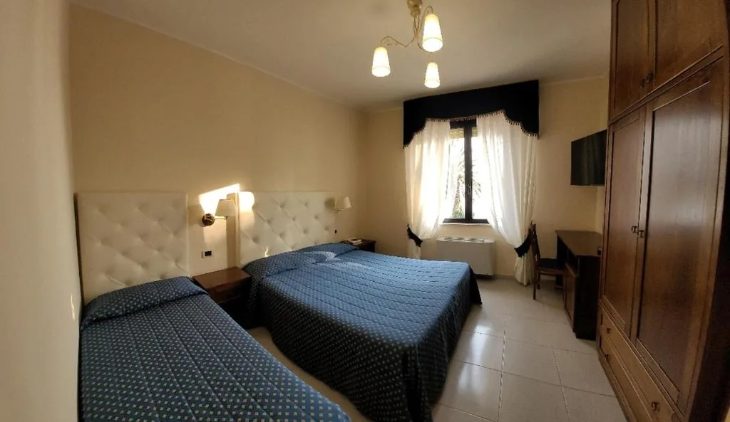 Camera Familiare con Vista Lago — Hotel Eden Sul Lago