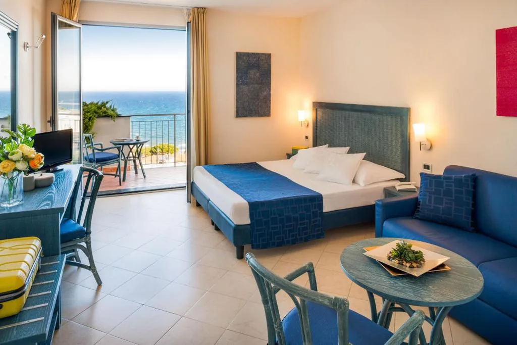 Camera Familiare con Vista Mare (3 Adulti) — Hotel Metropol