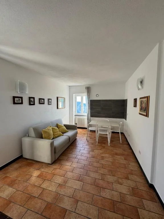Camera Familiare con Vista Mare — Affittacamere PZ