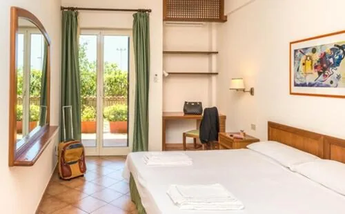 Camera Familiare con Vista Mare — Hotel Baia Del Sole