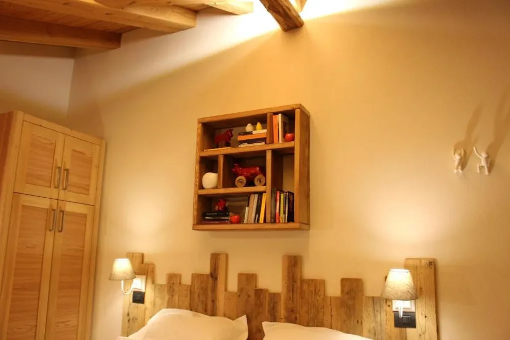 Family Room with Mountain View — Le jardin de Pierre