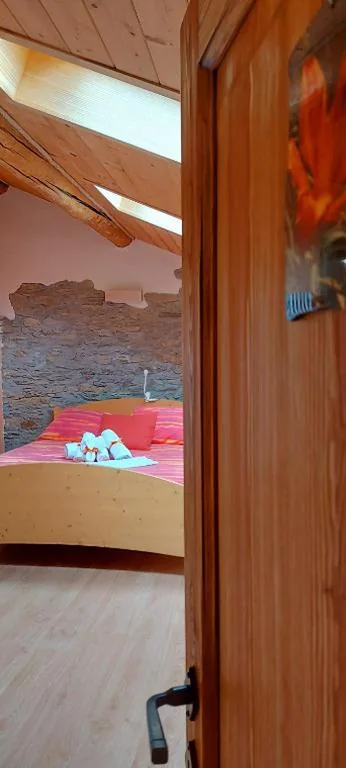 Camera Familiare con Vista Montagna — Locanda Il Campo della Quercia