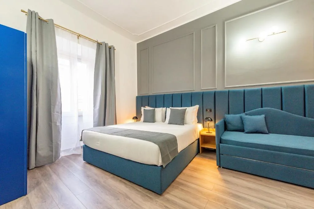 Camera Familiare — Crescenzio 74 Boutique Guest House by Ghor