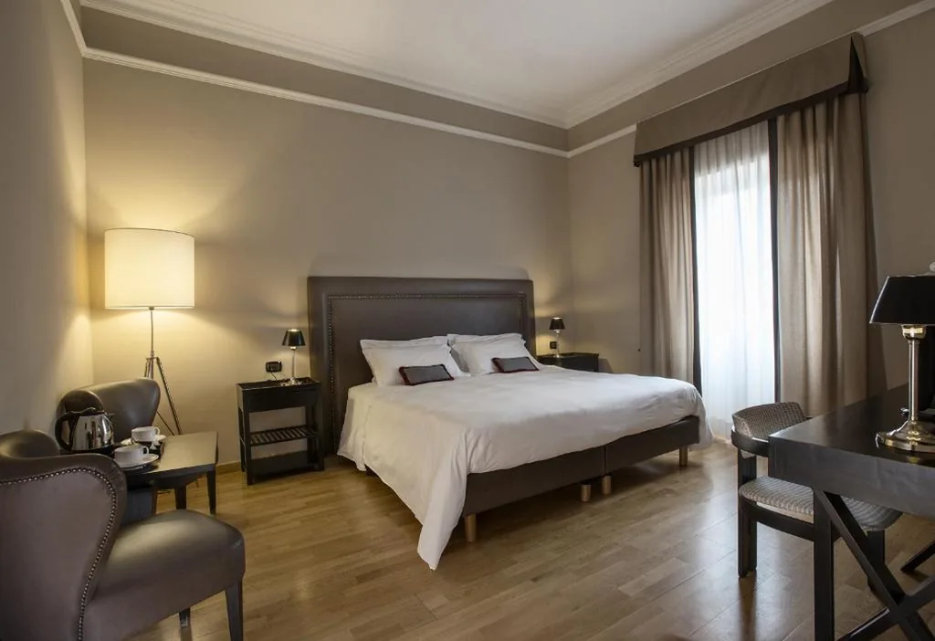 Camera Familiare Deluxe — Ambasciatori Place Hotel