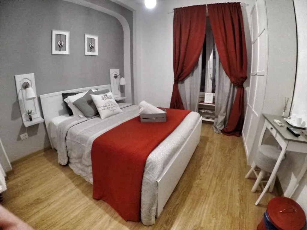 Camera Familiare Deluxe — TuttoTondo Roma