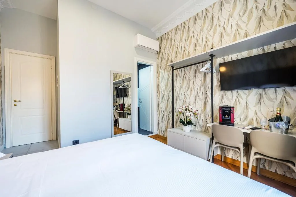 Family Room — Gracchi Vatican View