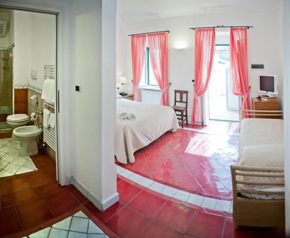 Camera Familiare — Grand Hotel Santa Domitilla