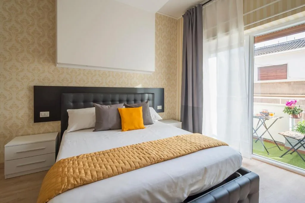Camera Familiare — Happy Holiday in Rome b&b