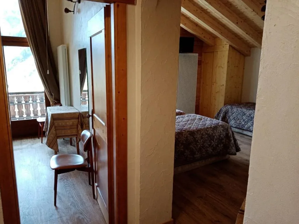 Family Room — Hotel Astoria