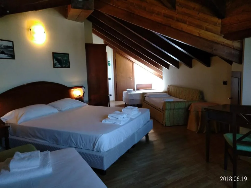 Family Room — Hotel Belvedere