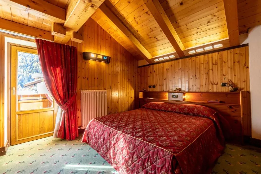 Family Room — Hotel Bouton D’Or – Cogne