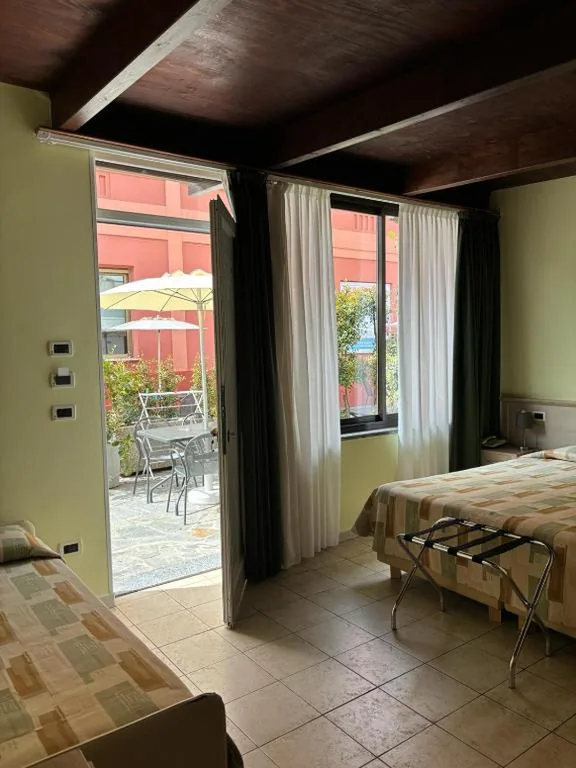 Family Room — Hotel Delle Rose
