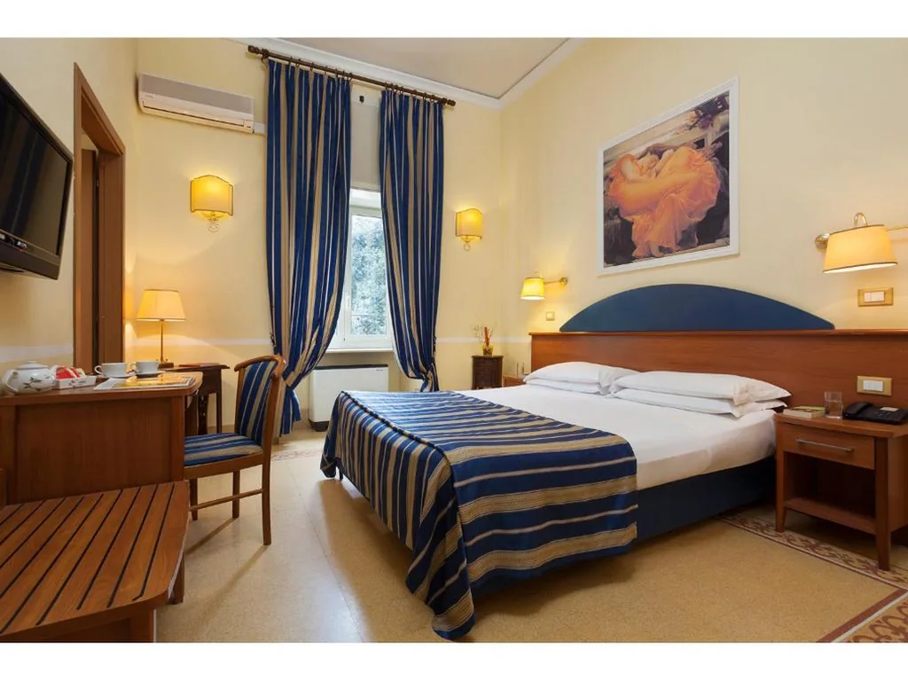 Family Room — Hotel Kennedy