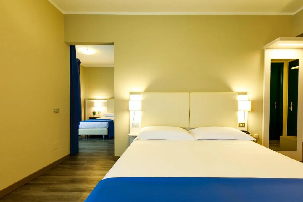 Camera Familiare — Hotel Oleggio Malpensa