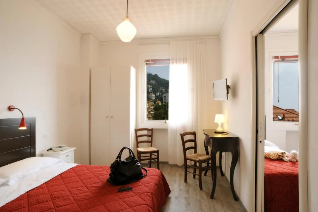 Family Room — Hotel Tirreno