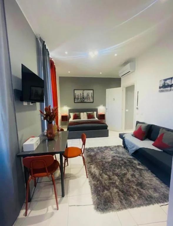 Family Room — Laura Rooms