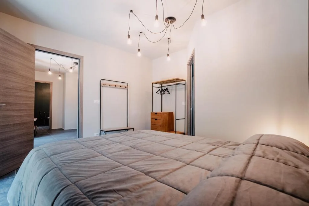 Camera Familiare — Mons