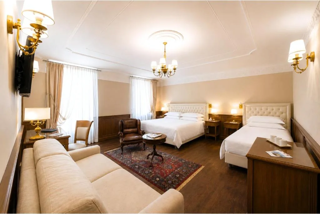 Family Room — Phi Hotel Principe