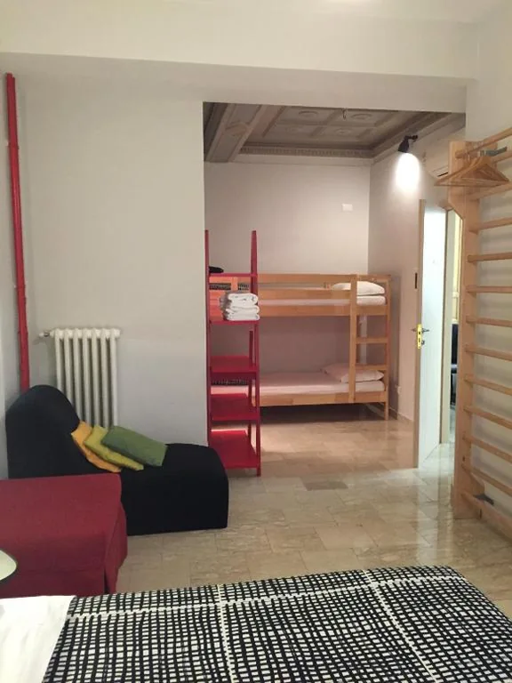 Family Room — Roma Art Rooms