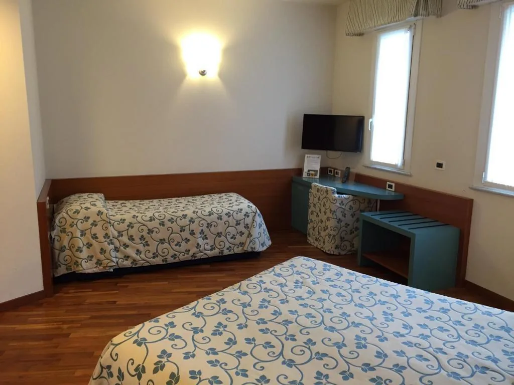 Camera Familiare Standard — Hotel Le Roi