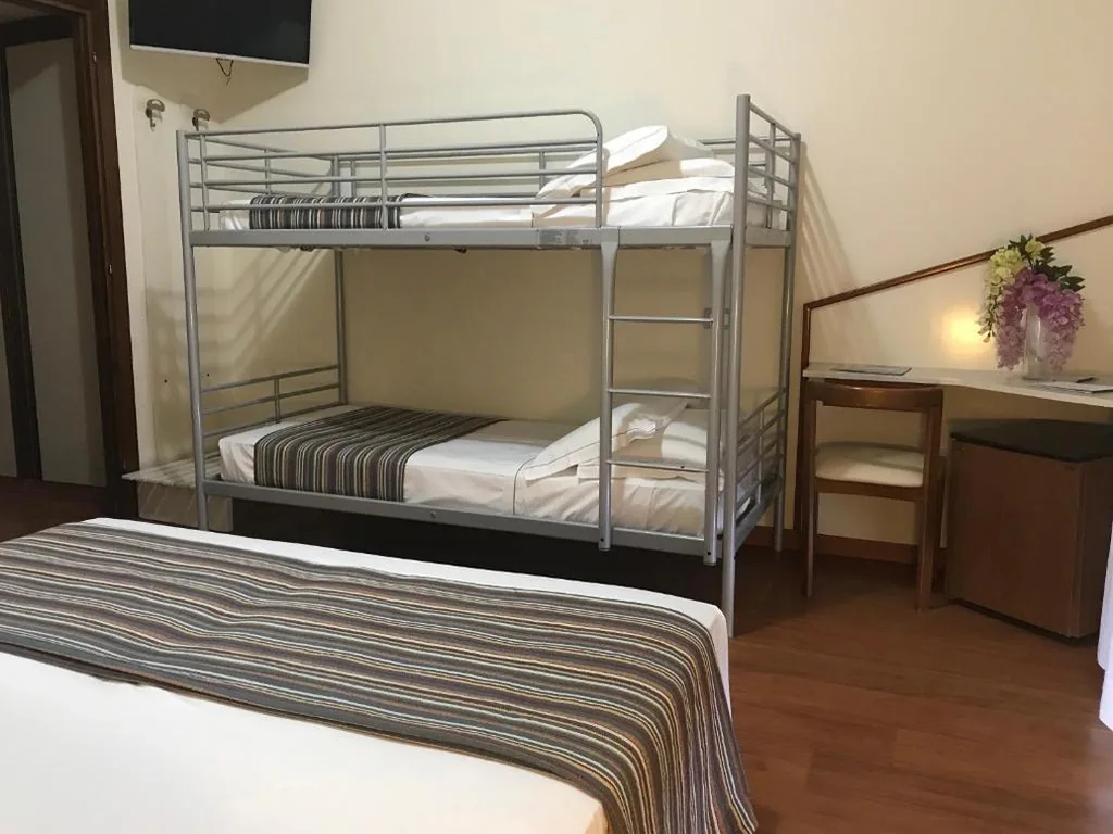 Camera Familiare Standard — Hotel River Palace