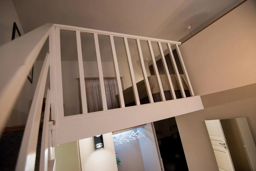Family Room on 2 Levels — Assunta Domus