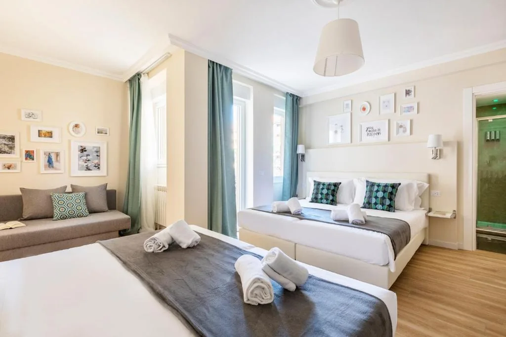 Camera Familiare Superior — Momo Central Rome 2