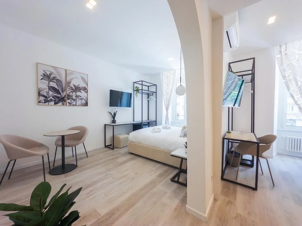 Camera Familiare — White Ottaviano