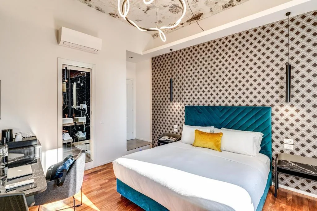 Camera King — Arenula Suites