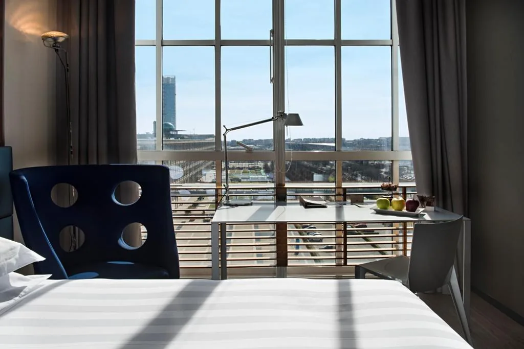 Camera King con Accesso Ospiti Disabili — DoubleTree by Hilton Turin Lingotto