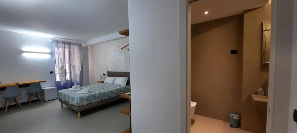 King Room with Balcony — Affittacamere Ambrosia
