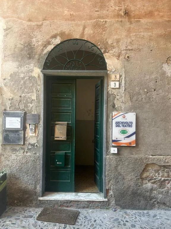 Camera King con Balcone — Affittacamere Archivolto del Teatro