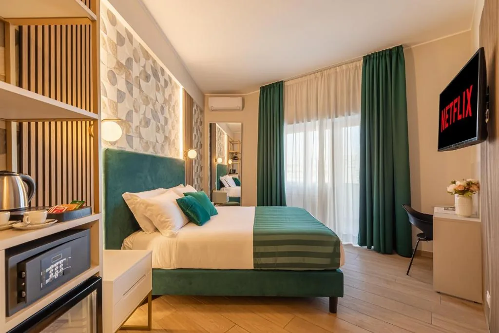 King Room with Balcony — AlbaDea Suites&Jacuzzi