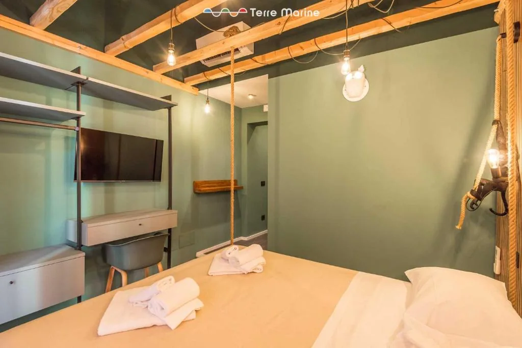 King Room with Balcony — City Jungle, Terre Marine