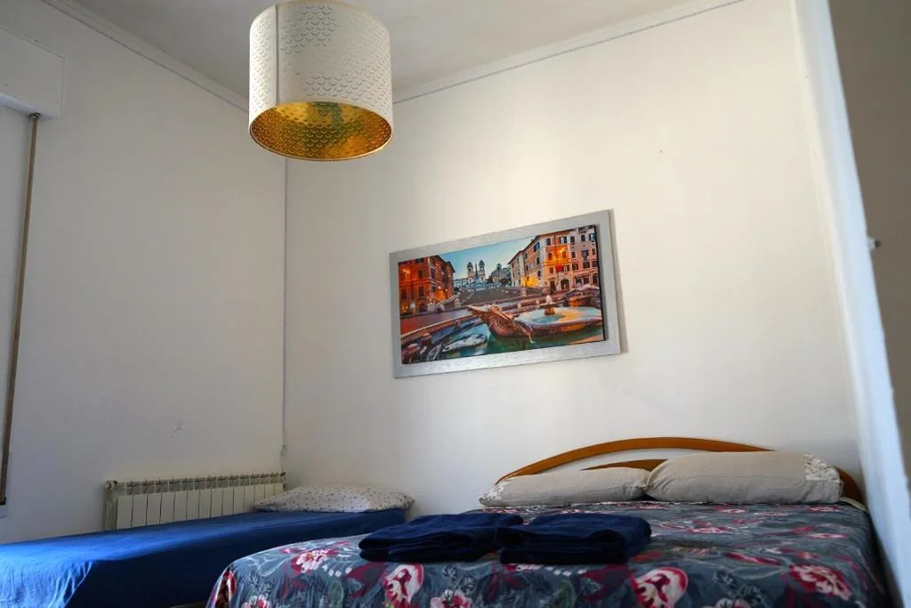 King Room with Balcony — Cozy Rooms Rome