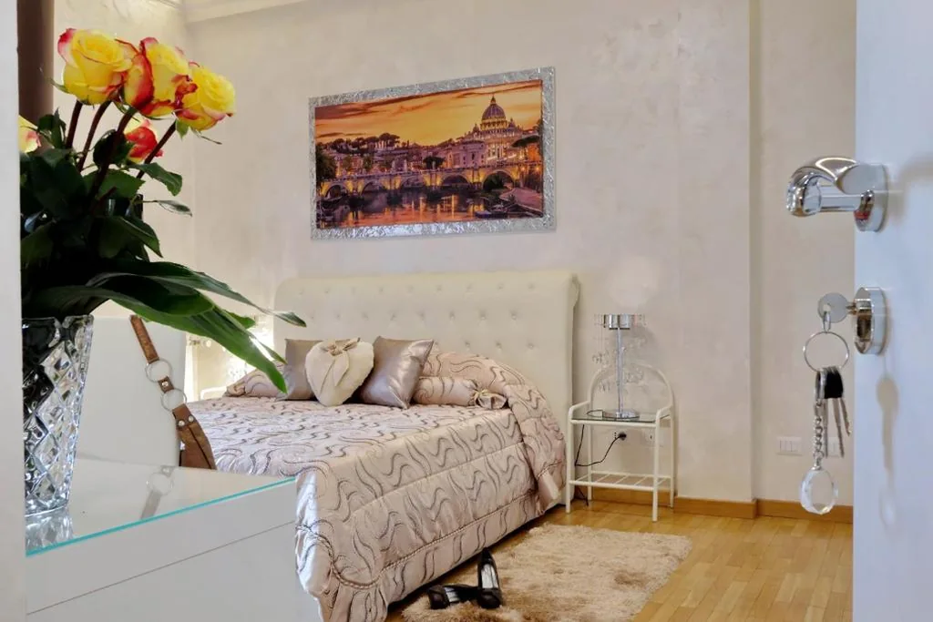 Camera King con Balcone — Luxury Rome Guest House