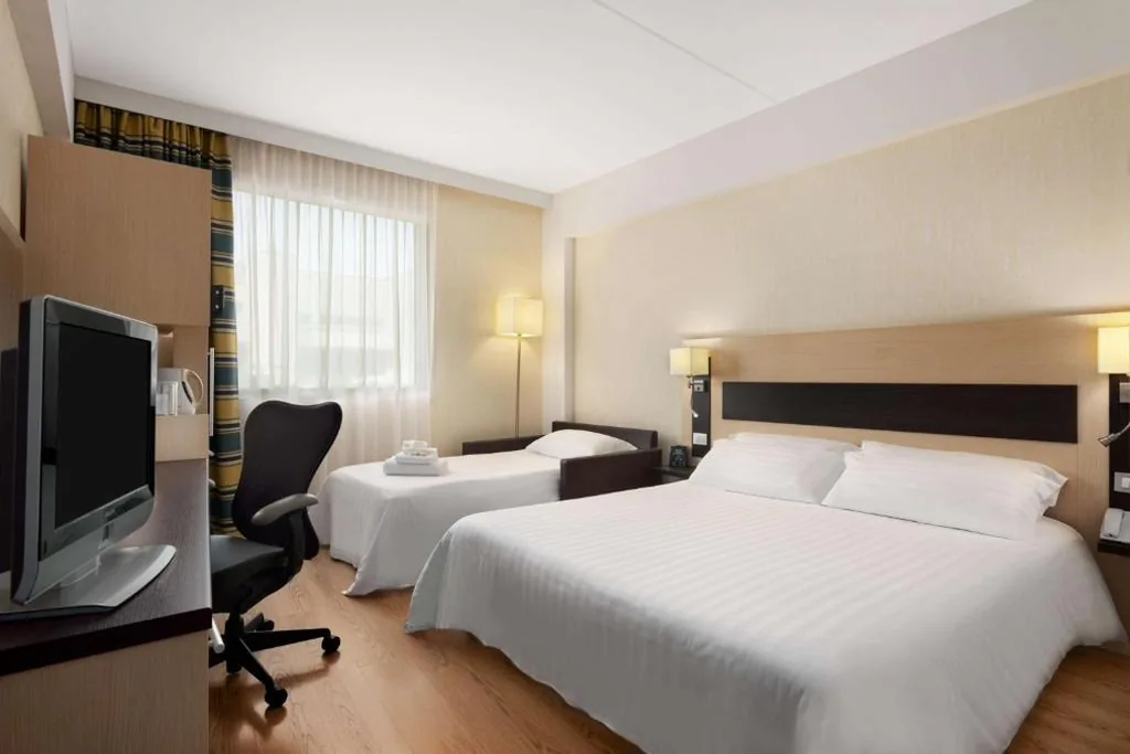 Camera King con Divano-Letto — Hilton Garden Inn Rome Airport