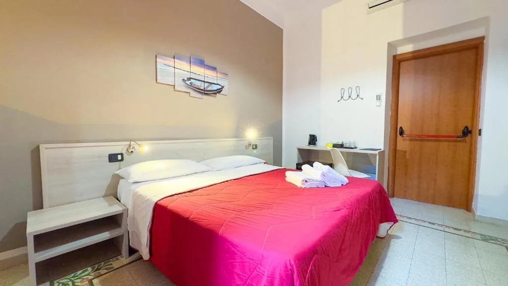 Camera King con Doccia con Accesso per Sedie a Rotelle - Accesso Disabili — Nautilus Hotel