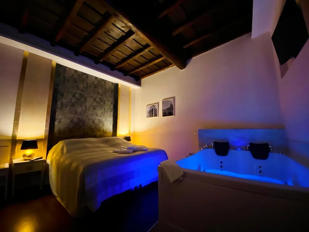 Camera King con Vasca Idromassaggio — Campo Marzio Hotelier
