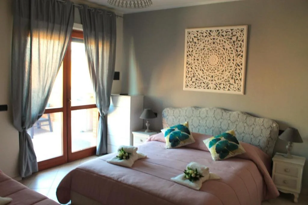 Camera King con Vasca Idromassaggio — Giramondo Guest house
