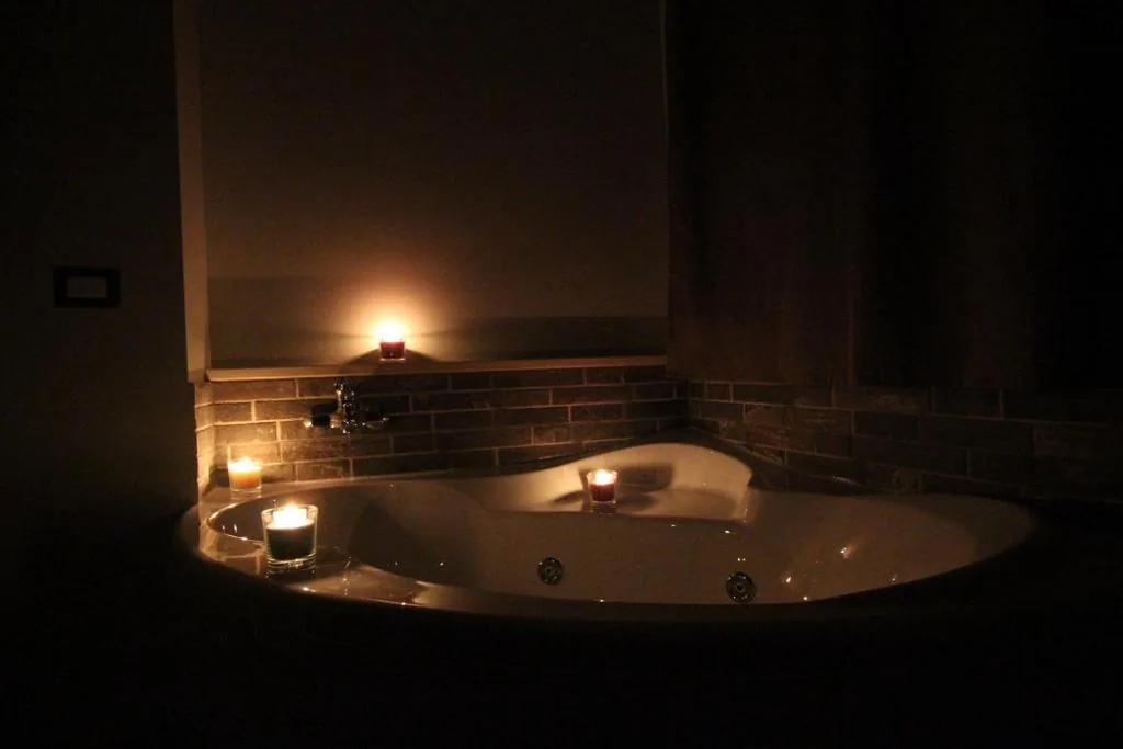 King Room with Jacuzzi — Pianeta Roma 127