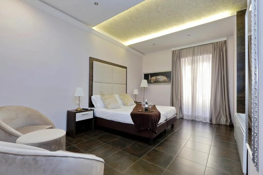 King Room with Hydromassage Bathtub — Roma Suite Monti