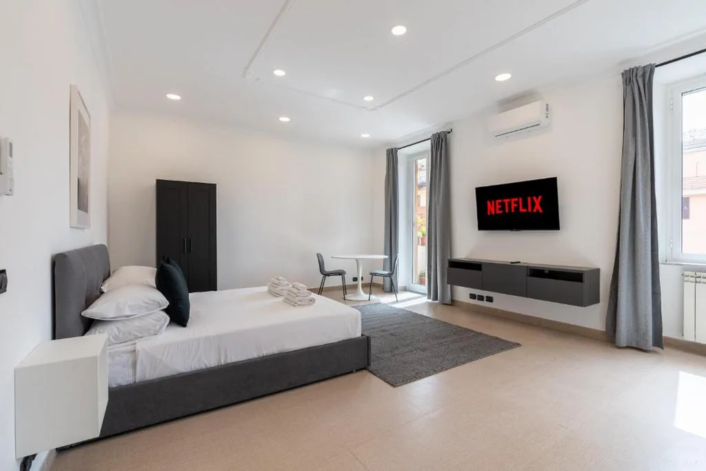 King Room with Hot Tub — San Giovanni Boutique Suites