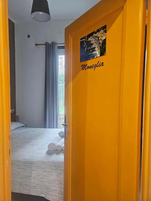 Camera King con Vista Giardino — Affittacamere A Filippo’s Room by the Sea – Gaslini