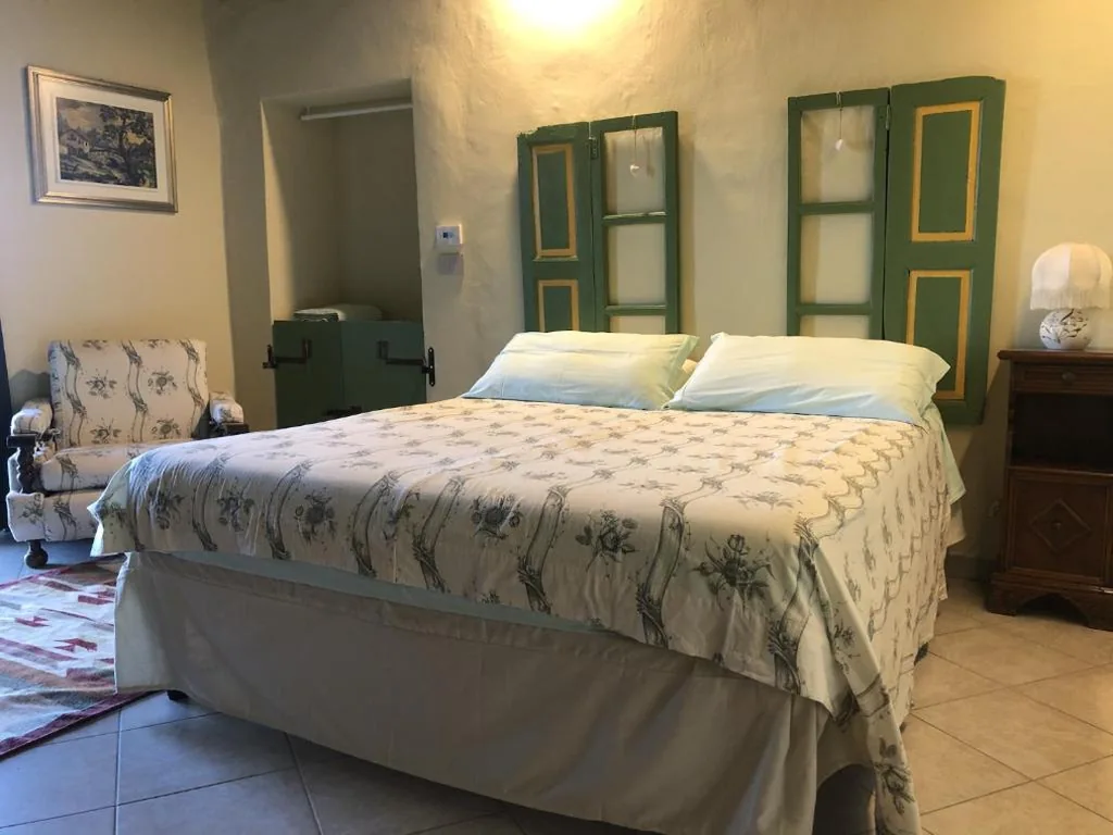 Camera King con Vista Giardino — La Casa di Pietro