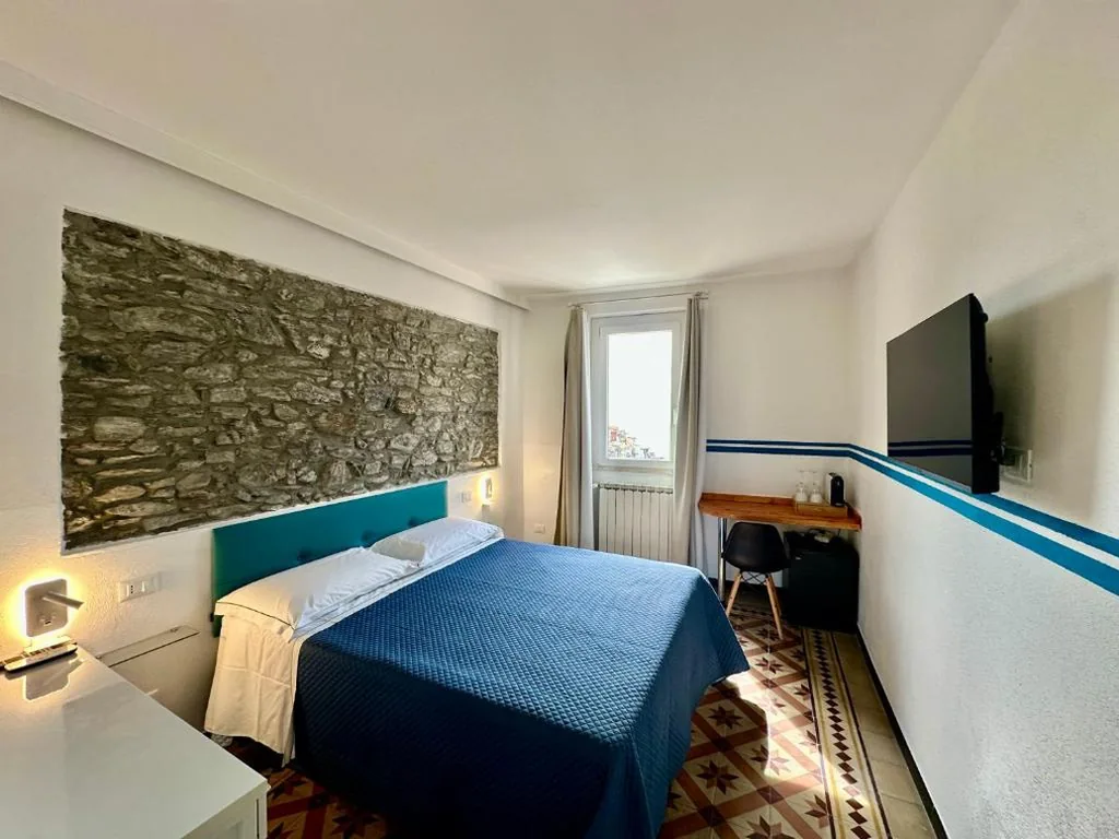 King Room with Sea View — Giovanni Rooms Manarola