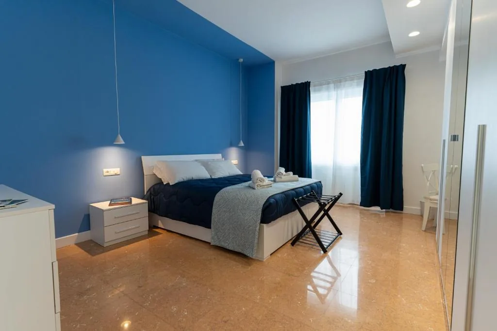 King Room with Sea View — L’Onda Affittacamere