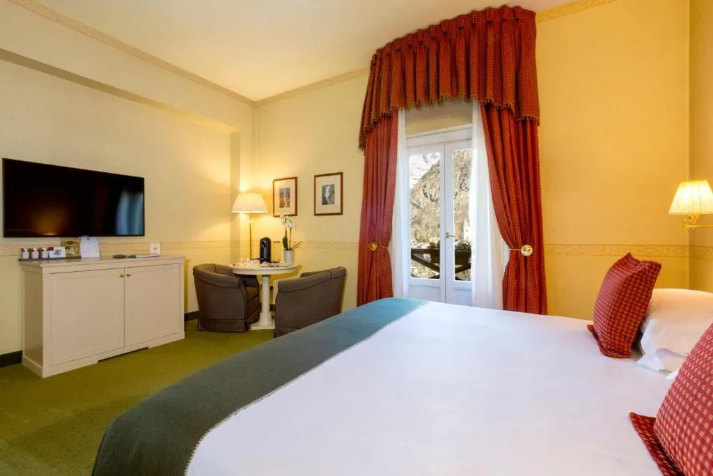 Camera King con Vista Montagne — Grand Hotel Royal E Golf